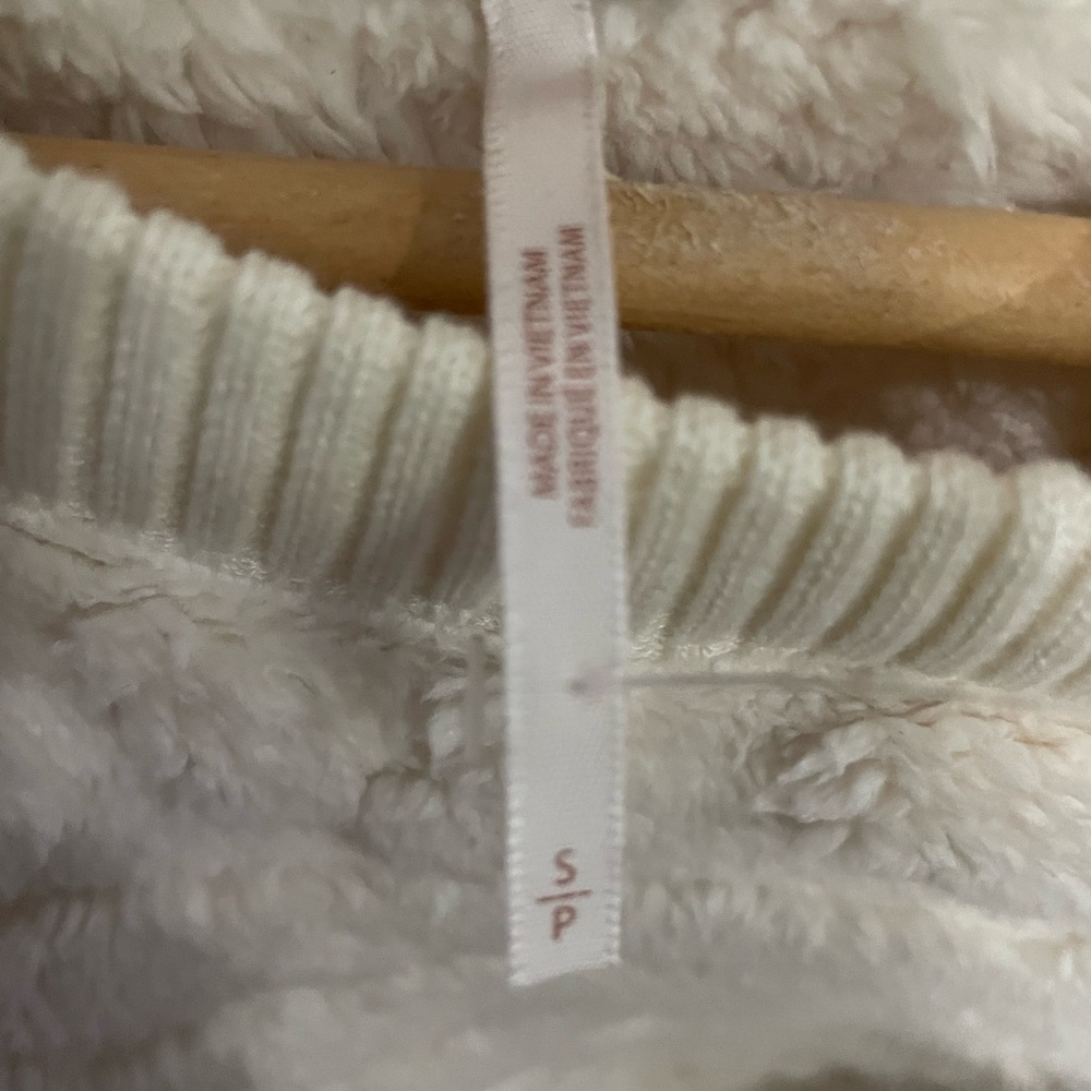 Free People Ivory Cable Knit Sweatshirt. Small. NWT - Picture 3 of 3
